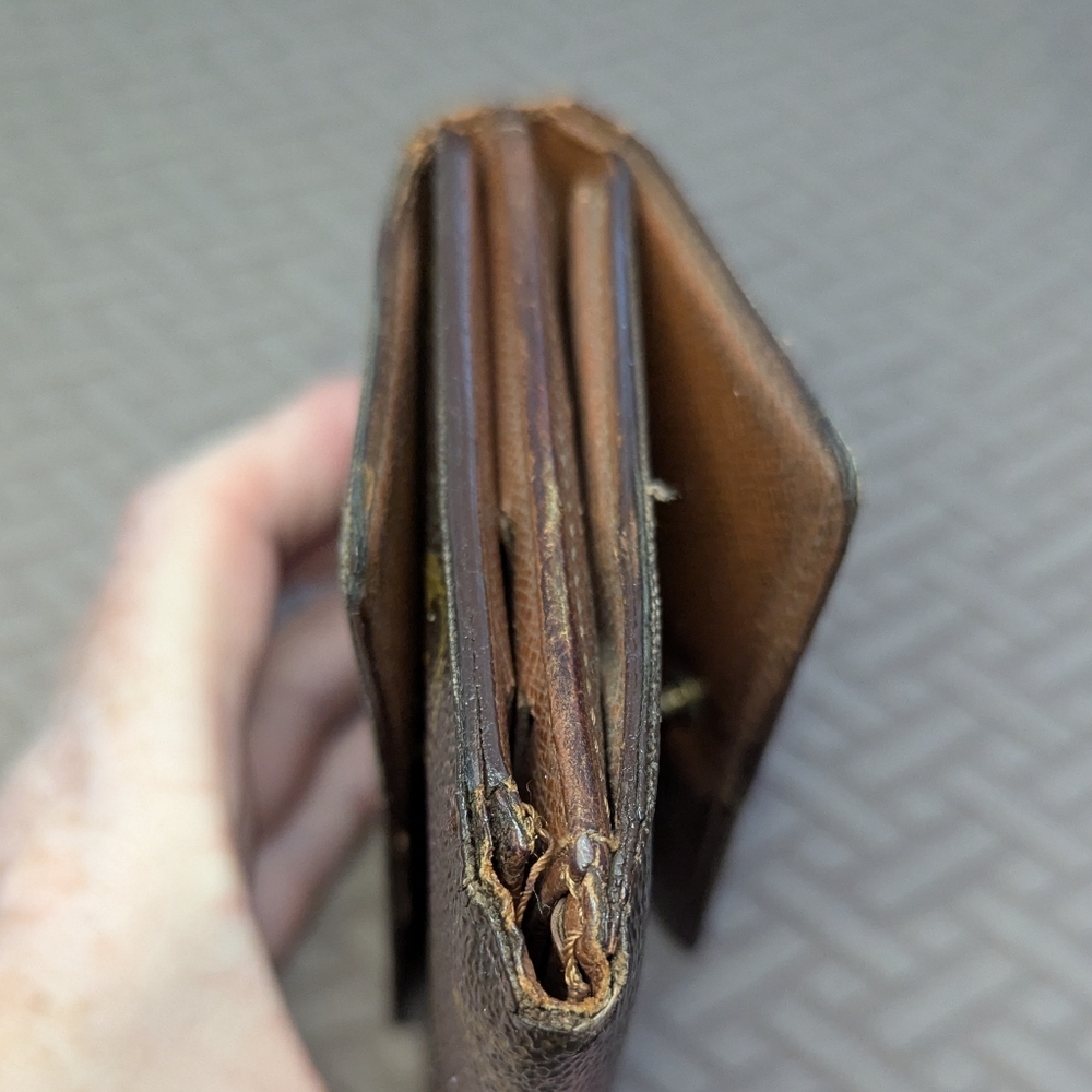 Louis Vuitton Compact Monogram Wallet - Picture 4 of 12